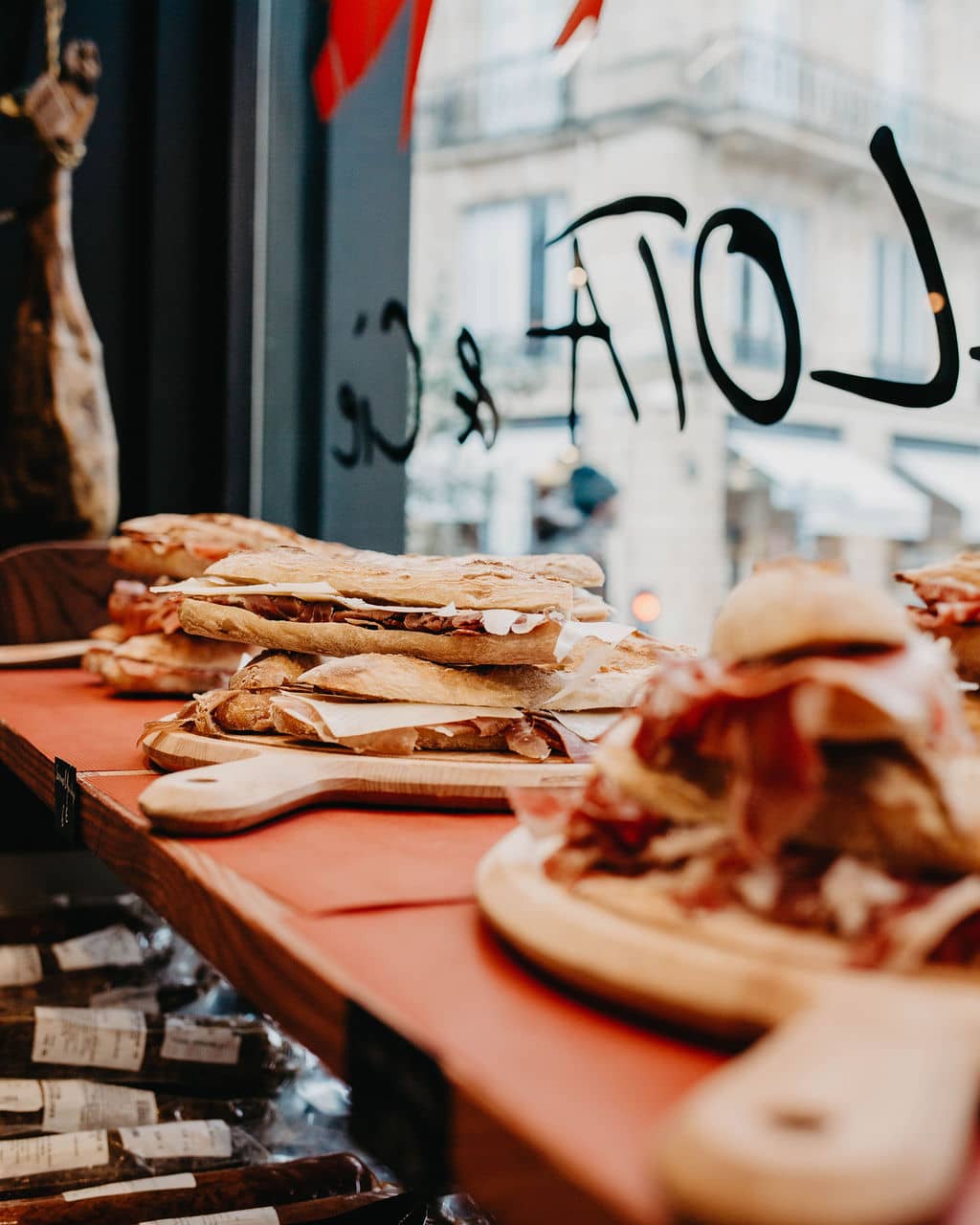 Pile de bocadillos de jambon ibérique